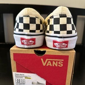 Vans Classic Slip-on black &white checker size 6womans